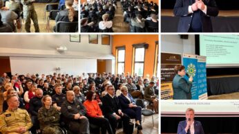 Kolaż zdjęć z konferencji w Strzelcach Opolskich, Polska (14.03.2024). Obrazy przedstawiają prelegentów przemawiających do dużej publiczności w sali konferencyjnej, w tym personelu wojskowego. Wydarzenie finansowane przez UE NextGenerationEU za pośrednictwem Krajowego Planu Odbudowy.