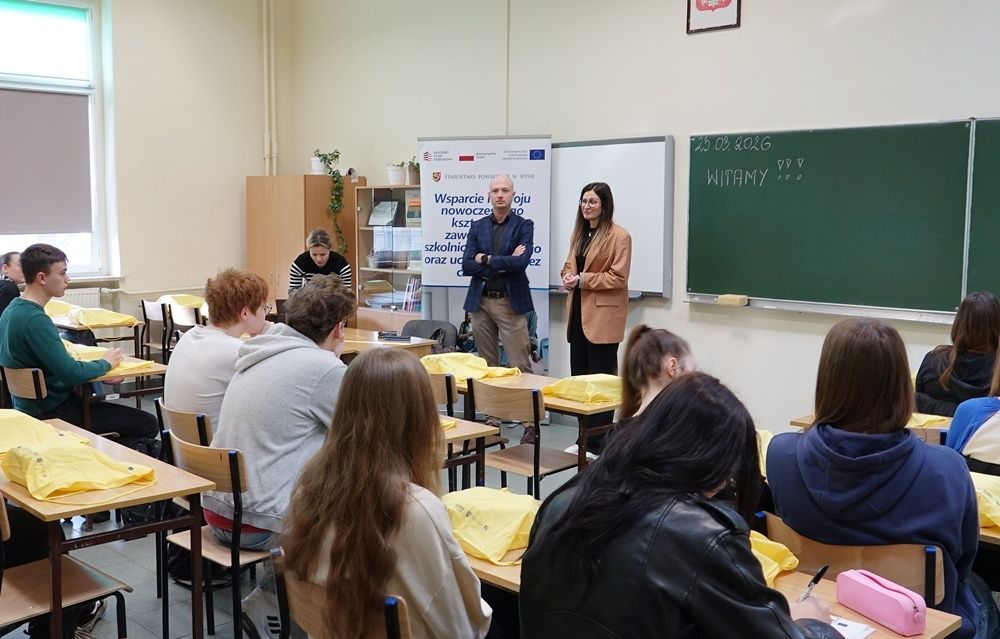 Sektor bankowości w praktyce – spotkanie uczniów Zespołu Szkół Ekonomicznych w Nysie z ekspertem ING Banku Śląskiego